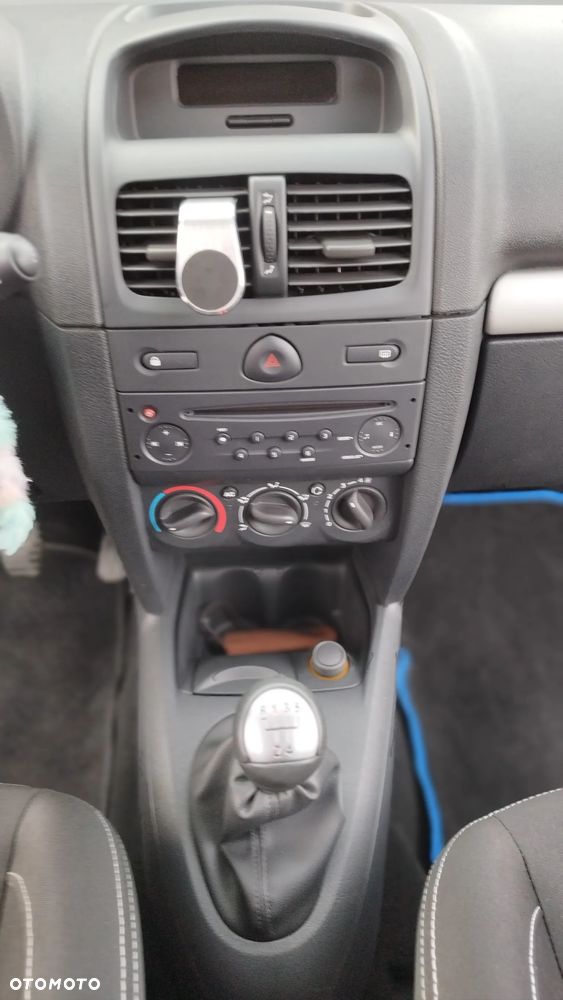 Renault Clio 1.2 16V Campus - 6