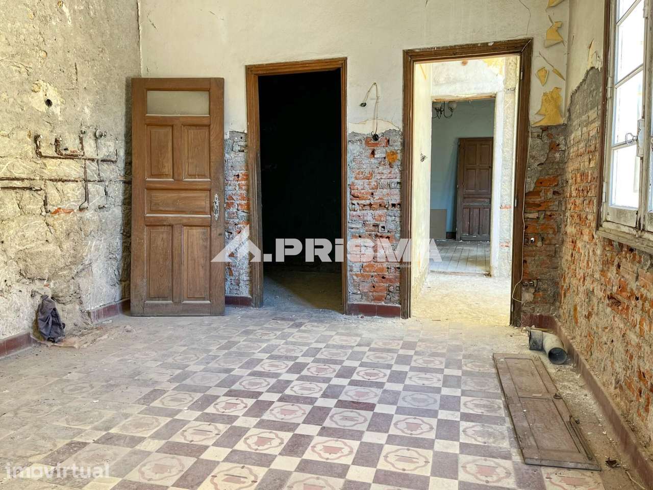 Apartamento T5 para remodelação total no centro de Castelo Branco - Grande imagem: 3/22