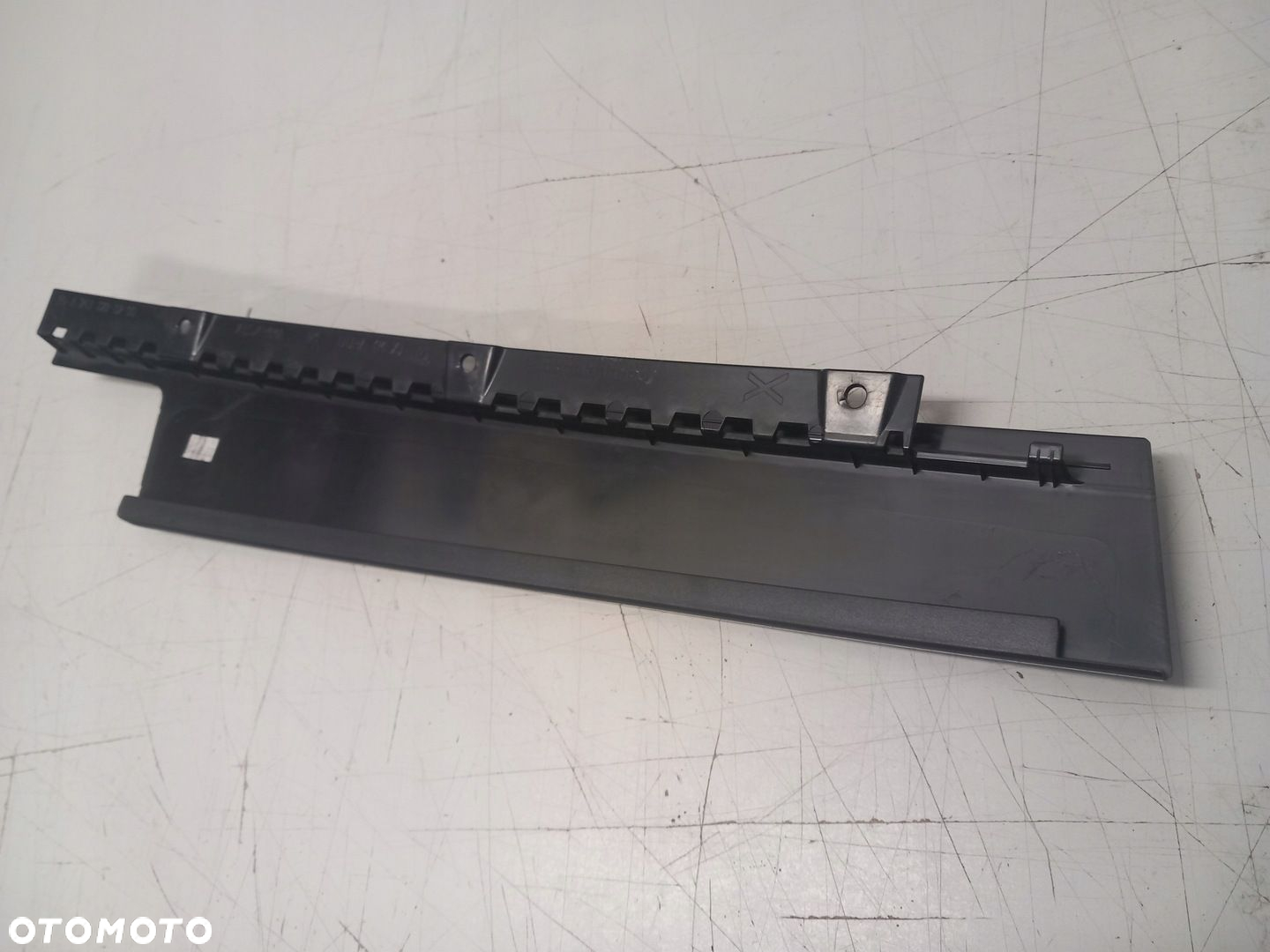 LISTWA NAKŁADKA SŁUPKA OZDOBNA PRAWY PRZÓD MERCEDES EQB X243 - 5