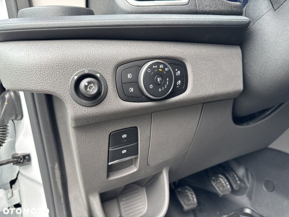Ford Transit - 26