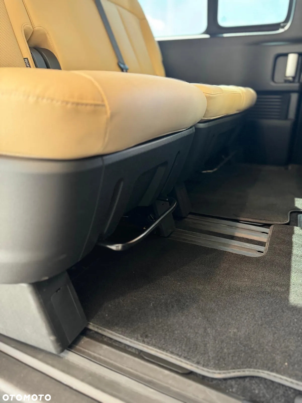 Hyundai Staria 1.6 T-GDI HEV Smart VIP - 25