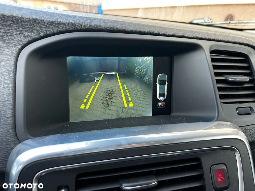 Volvo S60 T5 Drive-E Momentum - 24