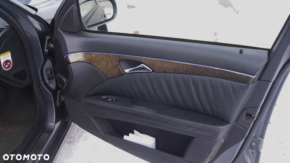 Mercedes-Benz Klasa E 280 CDI Avantgarde DPF - 20