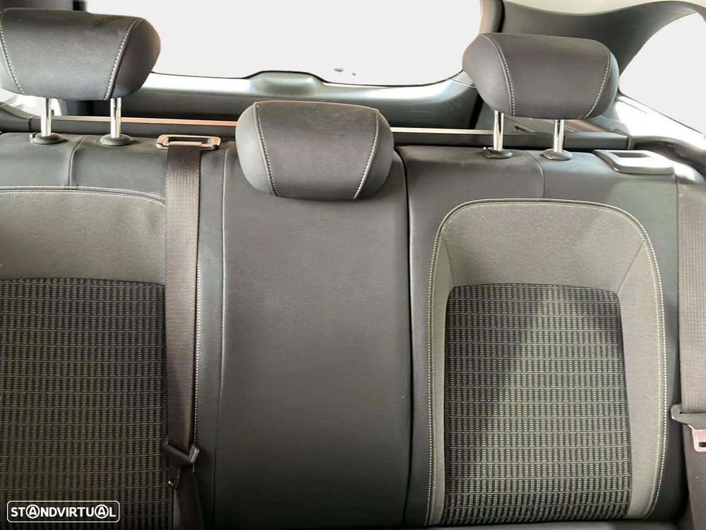 Opel Astra Sports Tourer - 16