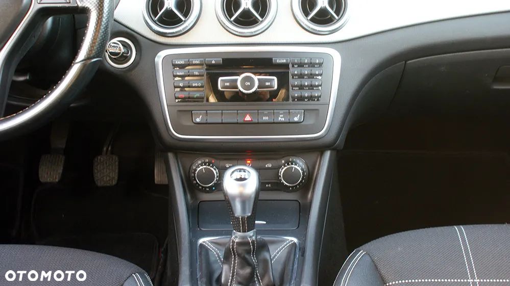 Mercedes-Benz CLA 200 - 10