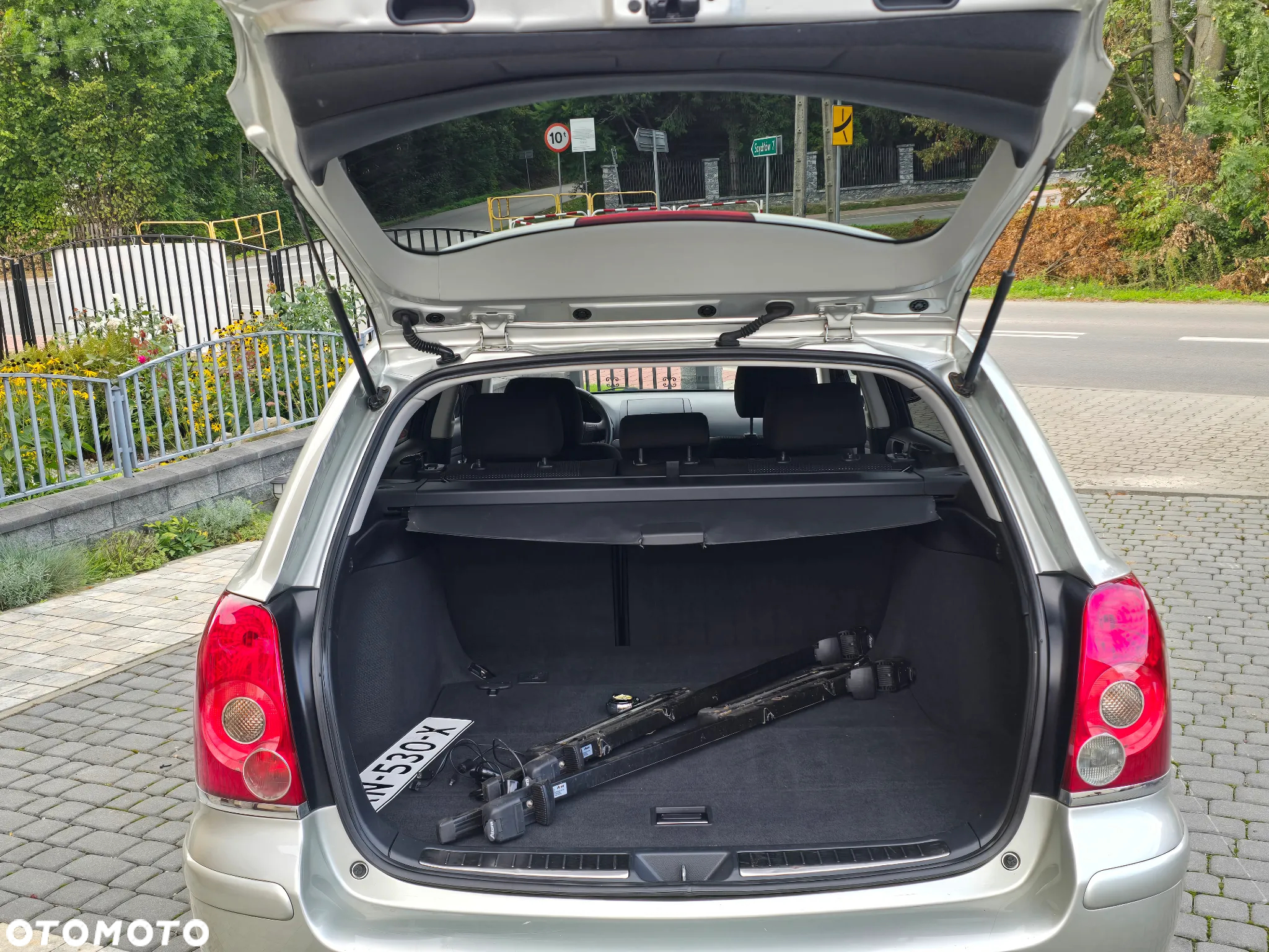 Toyota Avensis 2.0 VVT-i Automatik Executive - 17