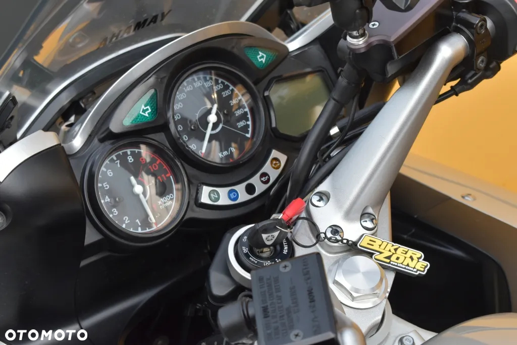 Yamaha FJR - 21