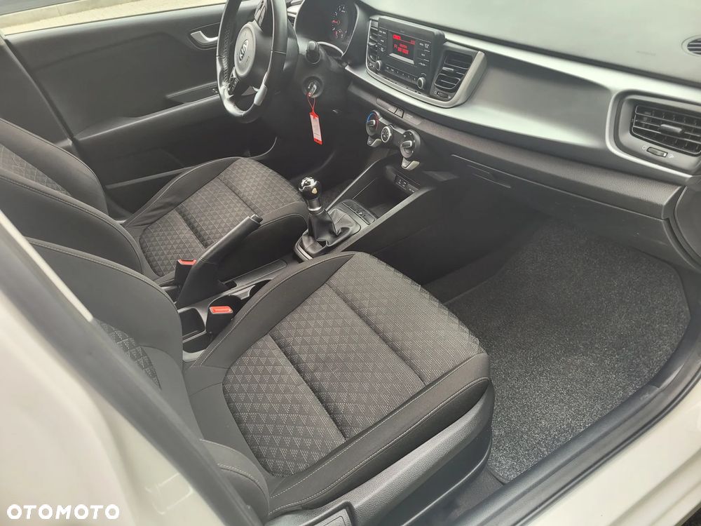Kia Rio - 16