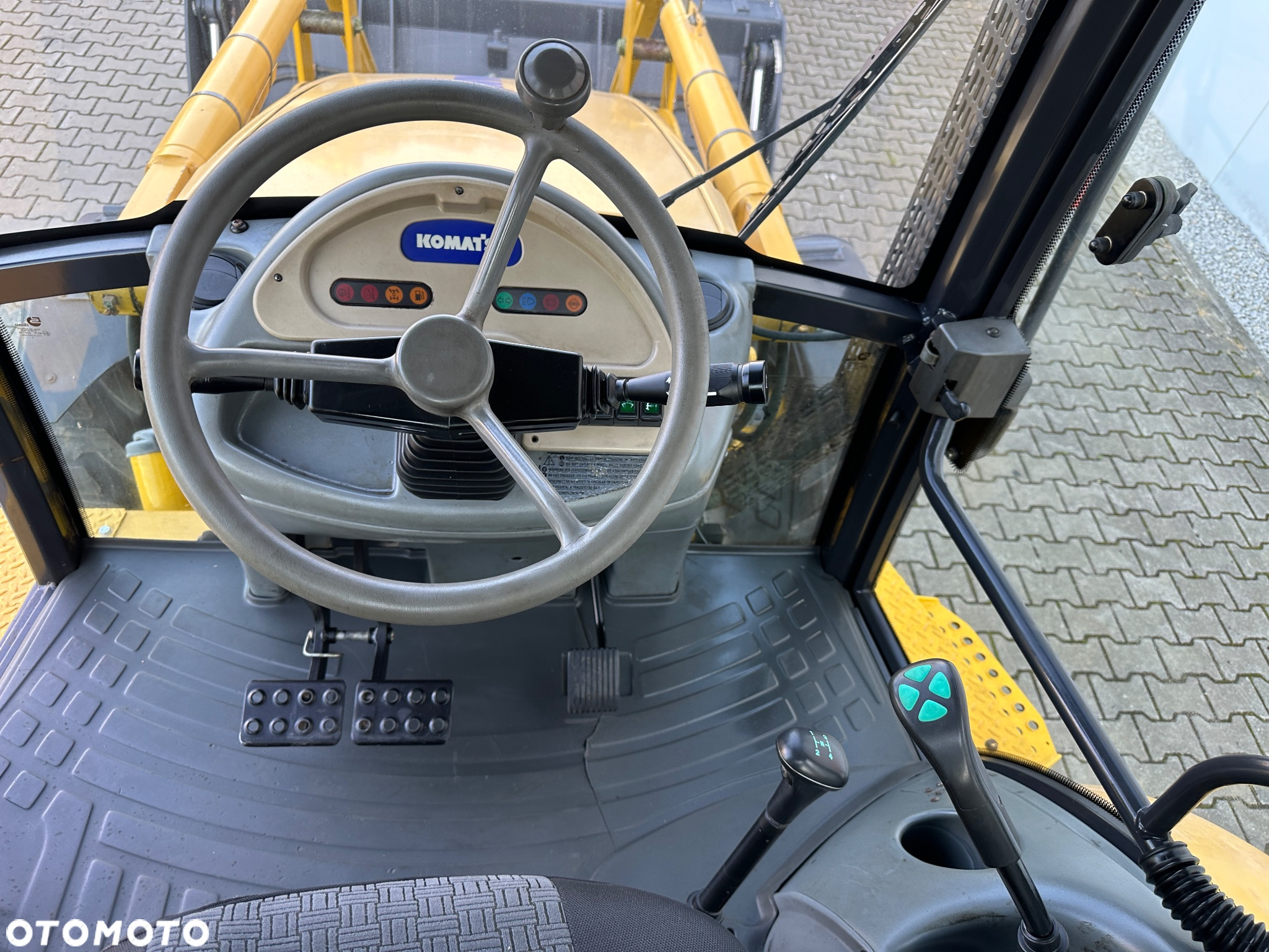 Komatsu WB93R - 21