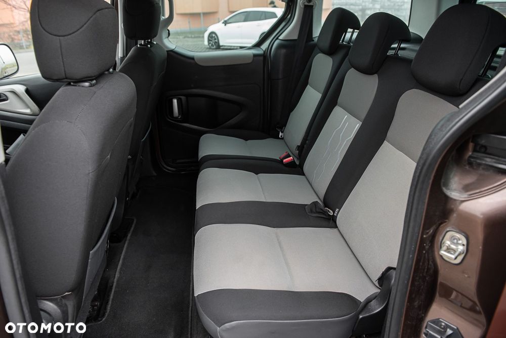 Peugeot Partner 98 VTi Active - 17