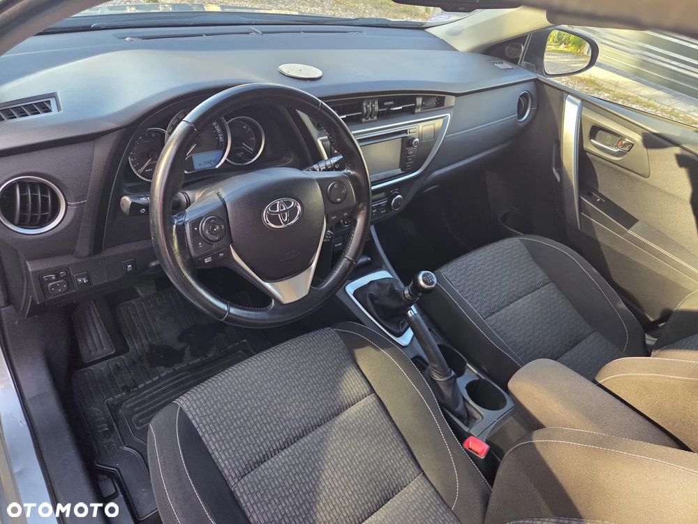 Toyota Auris - 33