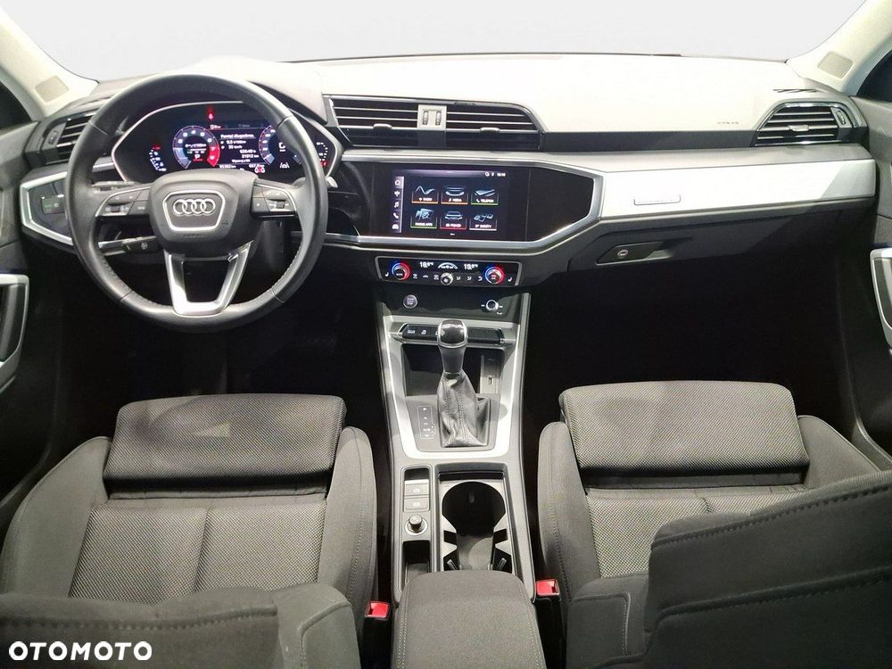 Audi Q3 Sportback - 12
