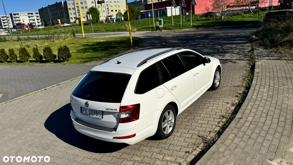 Skoda Octavia 1.6 TDI Ambition - 9