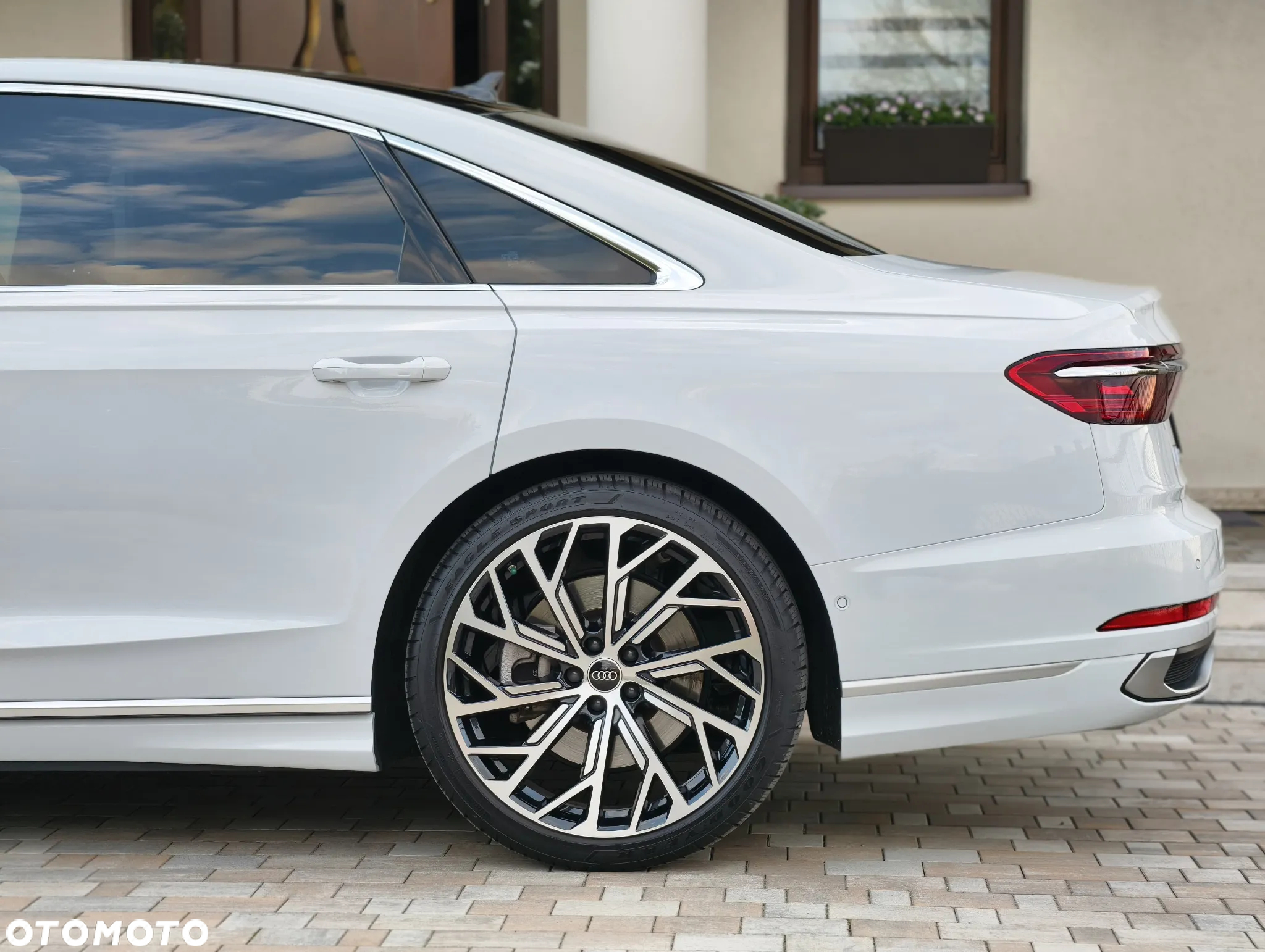 Audi A8 L 55 TFSI quattro tiptronic - 10