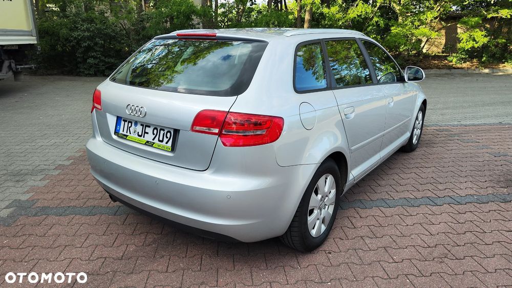 Audi A3 Sportback 1.6 TDI DPF Attraction - 9