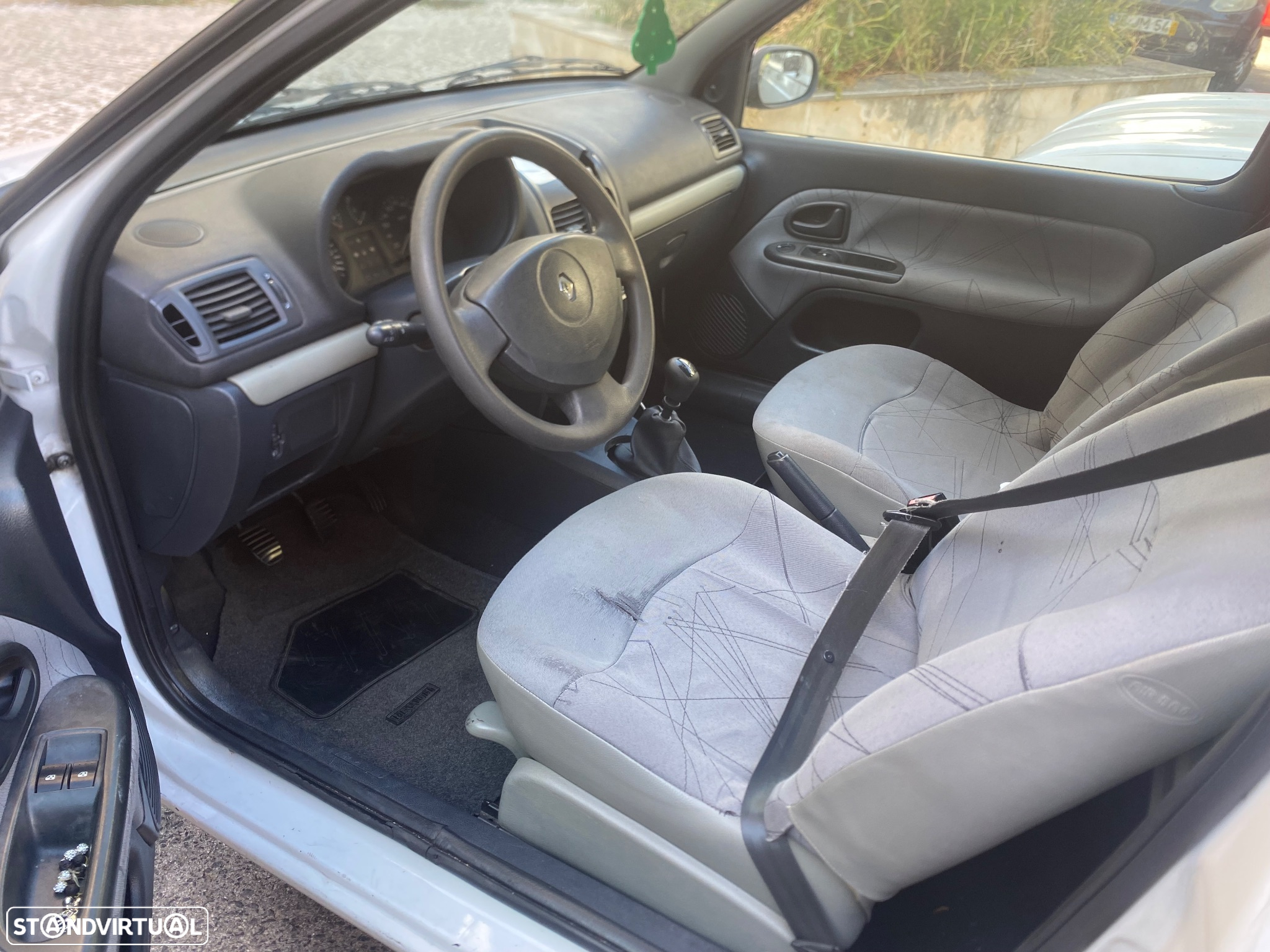 Renault Clio 1.5 dCi S - 4
