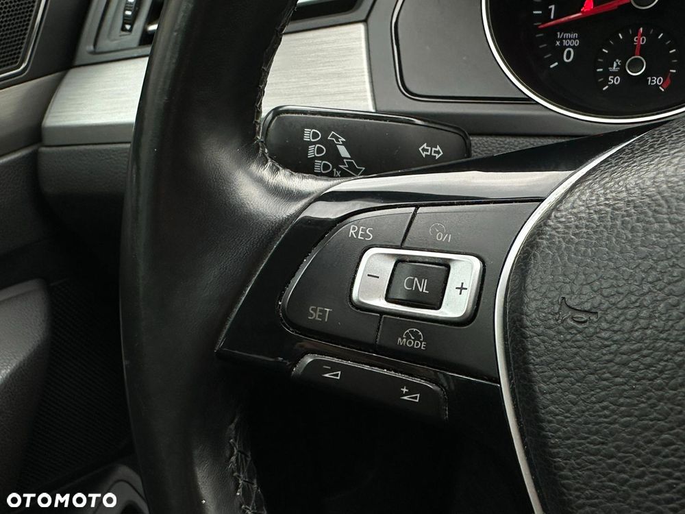 Volkswagen Passat 1.4 TSI BMT Trendline - 12