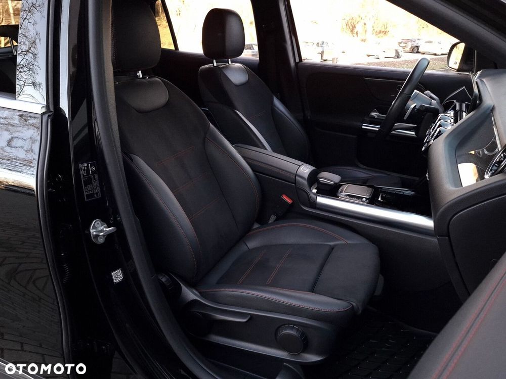 Mercedes-Benz GLA - 16