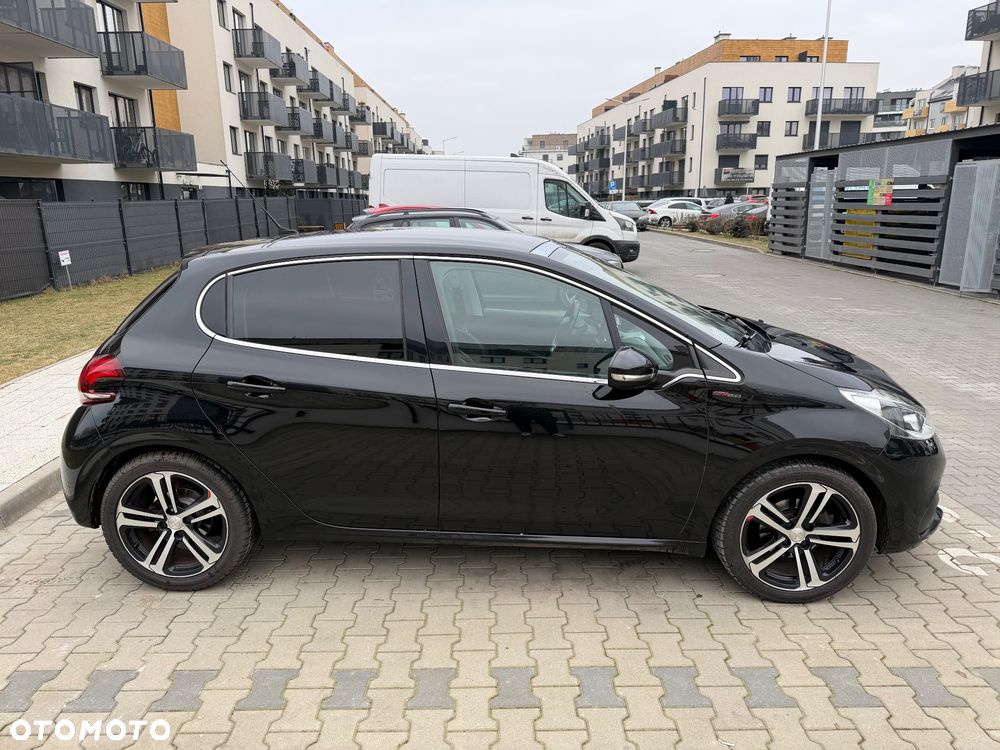 Peugeot 208 - 4