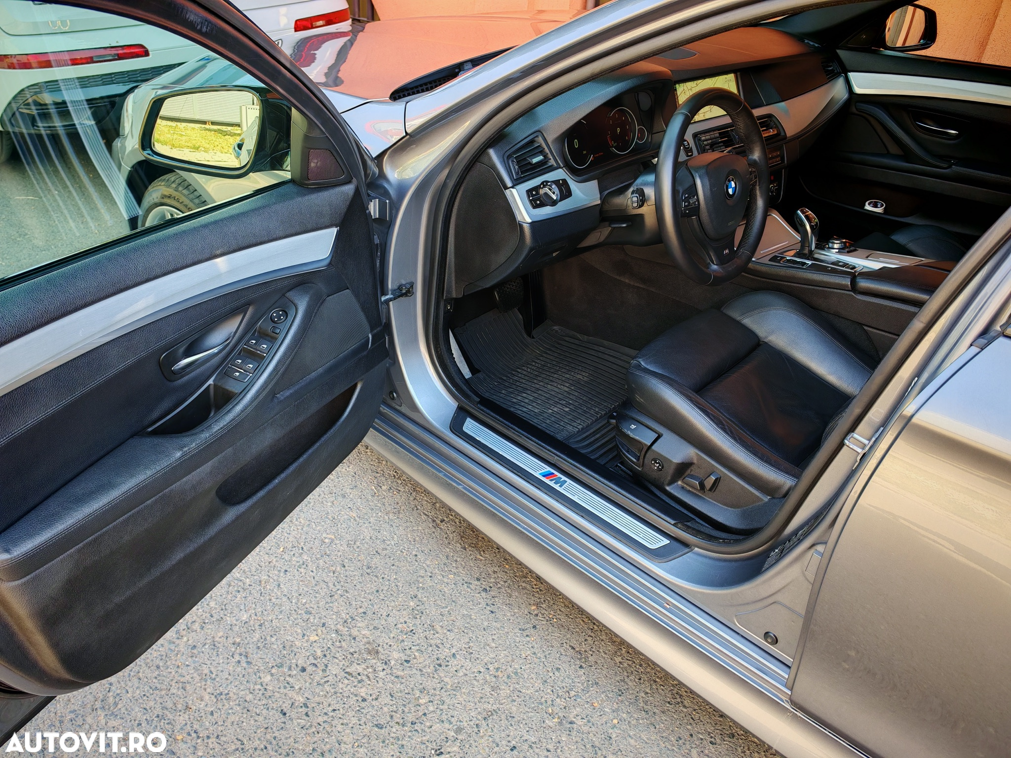 BMW Seria 5 525d xDrive AT - 17