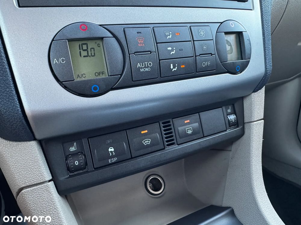 Ford Focus 2.0 16V Sport - 19
