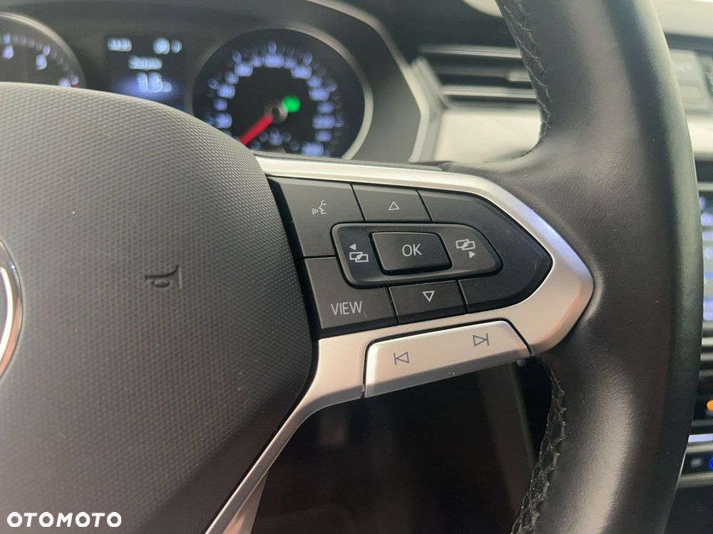 Volkswagen Passat - 22