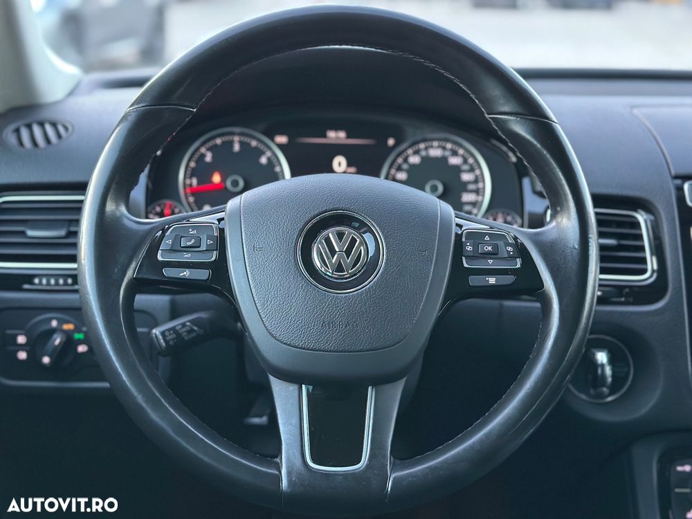 Volkswagen Touareg - 11