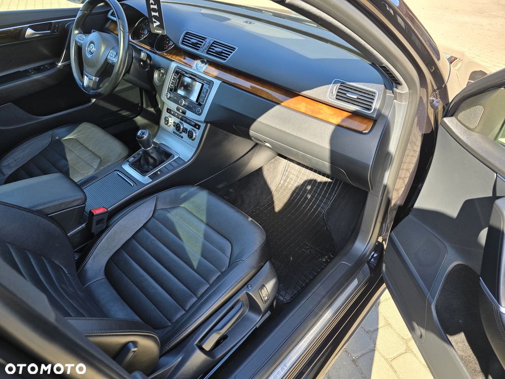 Volkswagen Passat - 37
