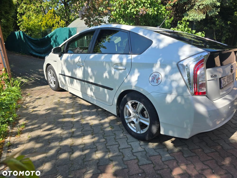 Toyota Prius 1.8 HSD Prestige - 2