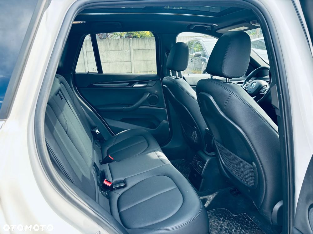 BMW X1 xDrive25i Advantage - 7