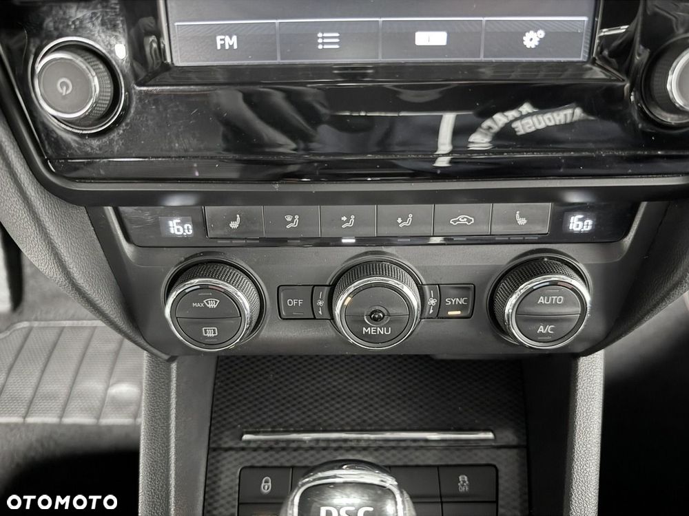 Skoda Octavia 2.0 TDI RS Challenge DSG - 33