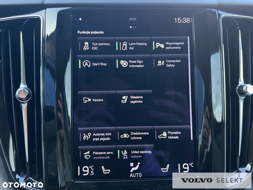 Volvo XC 60 B4 B Momentum - 25