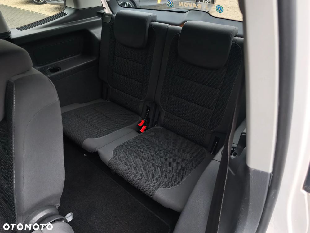 Volkswagen Touran - 24