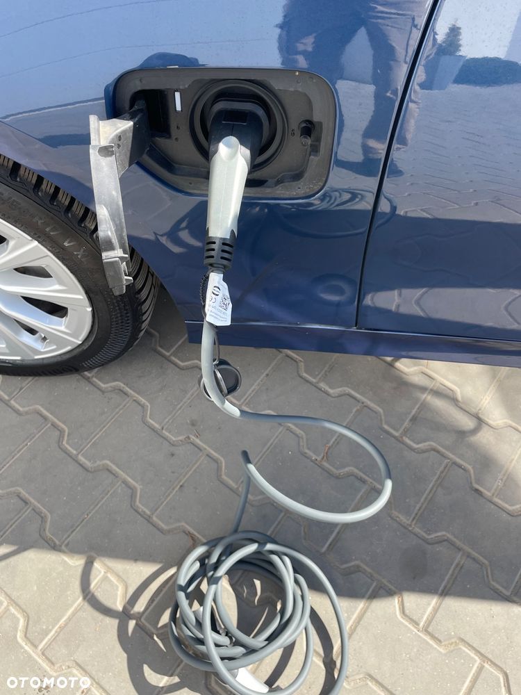 BMW Seria 3 330e iPerformance Sport Line - 13