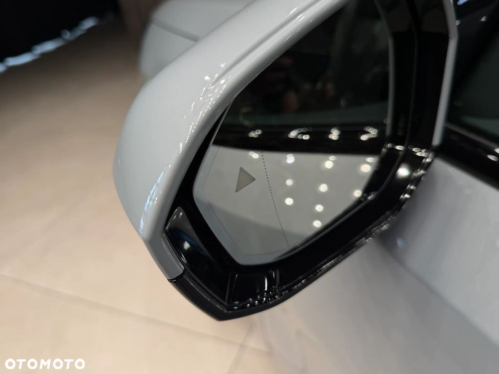 BMW Seria 5 520i mHEV - 24