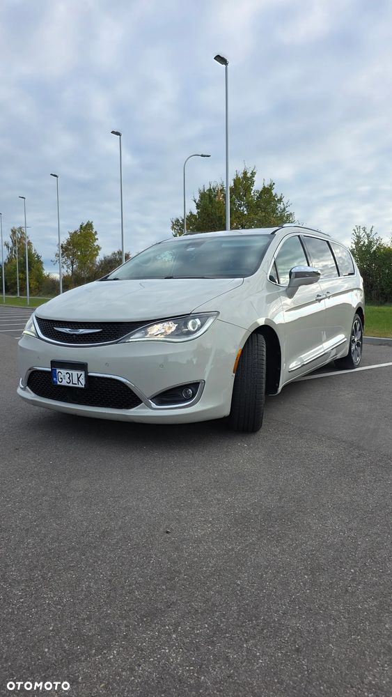 Chrysler Pacifica - 9