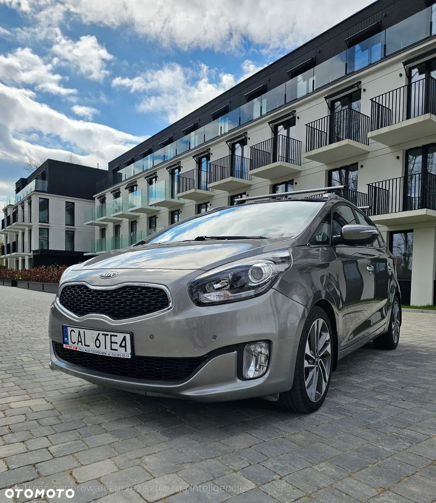 Kia Carens - 16