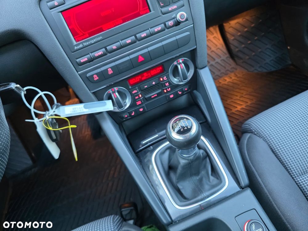 Audi A3 Sportback 2.0 TDI DPF S line Sportpaket - 30