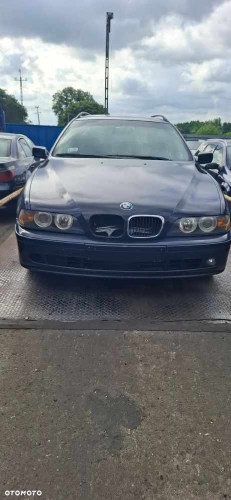 BMW E39 kombi  na części - 1