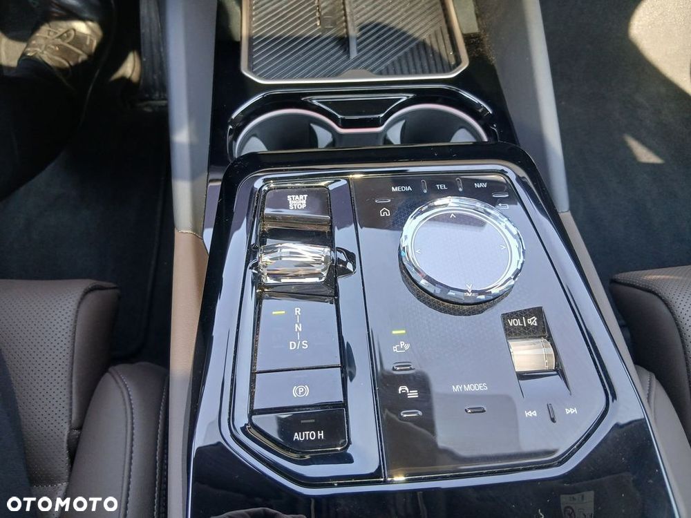 BMW Seria 5 550e xDrive PHEV - 22