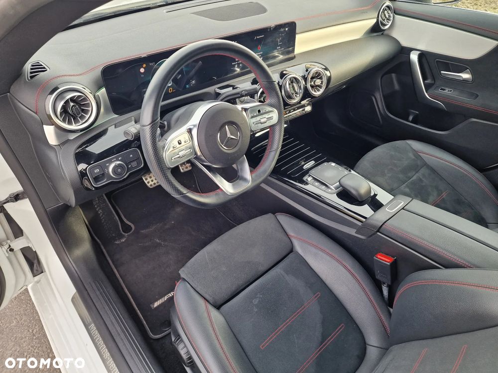 Mercedes-Benz CLA 200 AMG Line 7G-DCT - 17