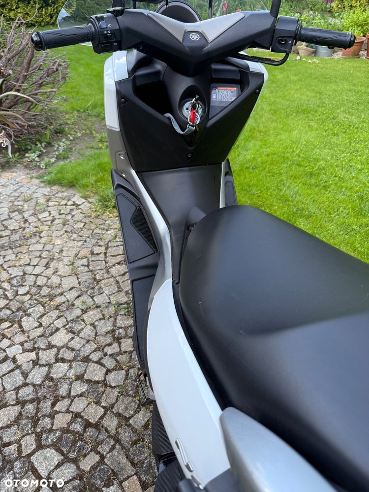 Yamaha NMAX - 5