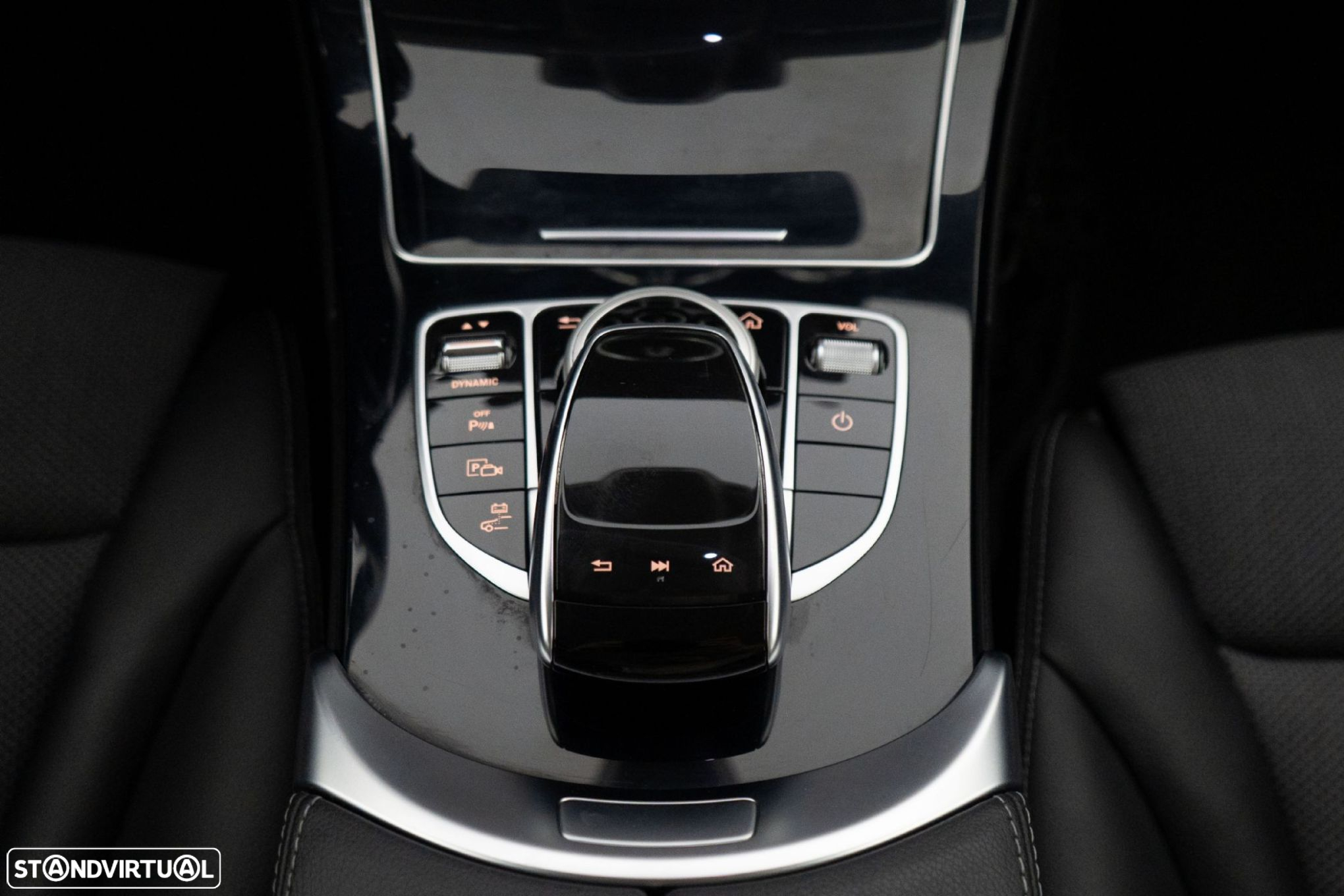Mercedes-Benz C 300 e Avantgarde - 25