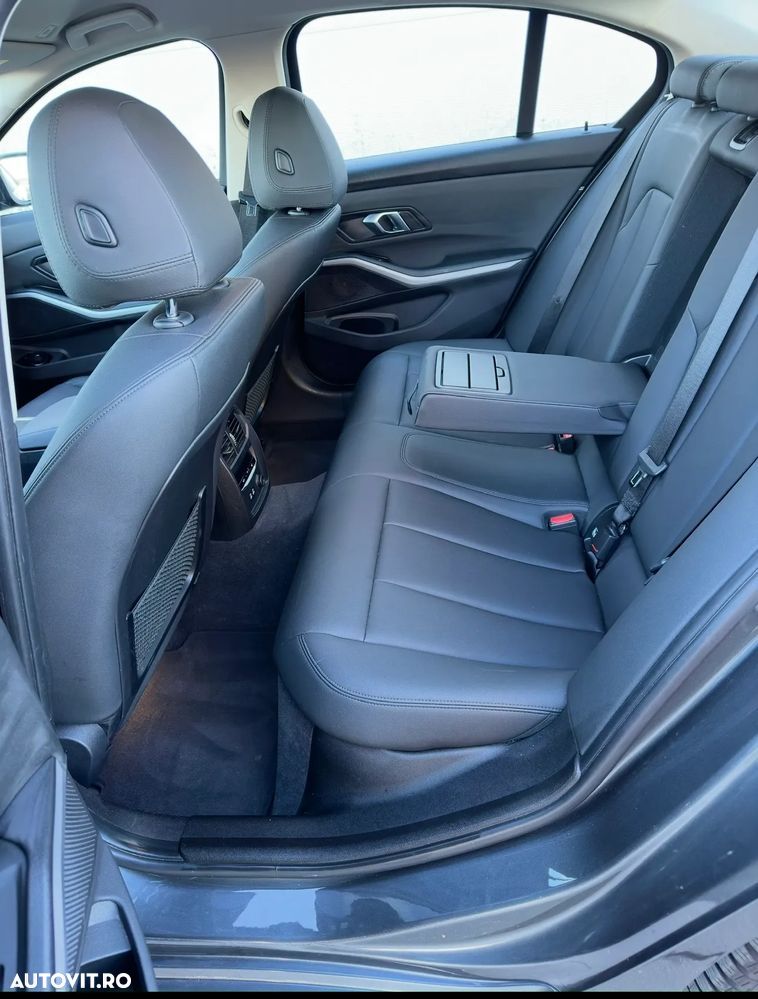 BMW Seria 3 320d xDrive AT - 9