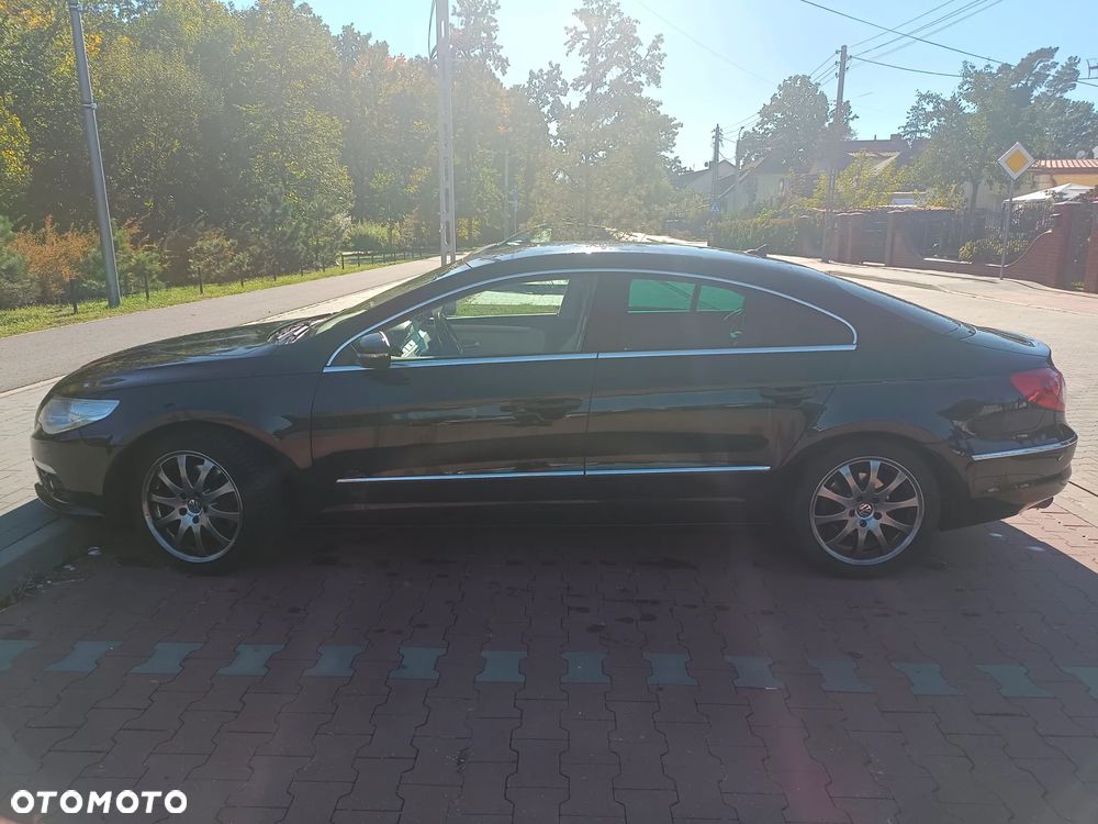 Volkswagen Passat 2009 photo 2
