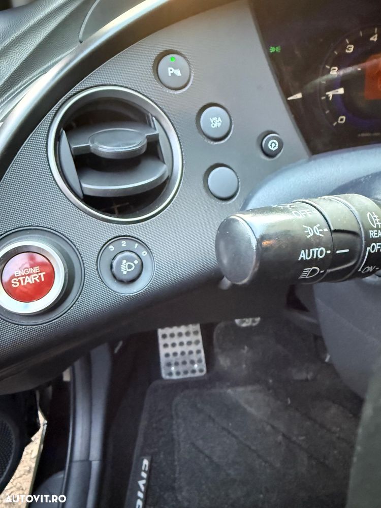 Honda Civic 1.8i-VTEC Sport - 30