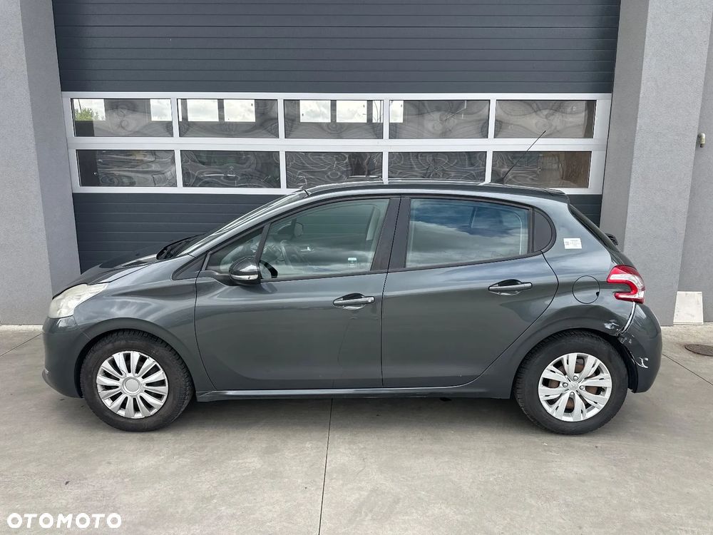 Peugeot 208 - 2