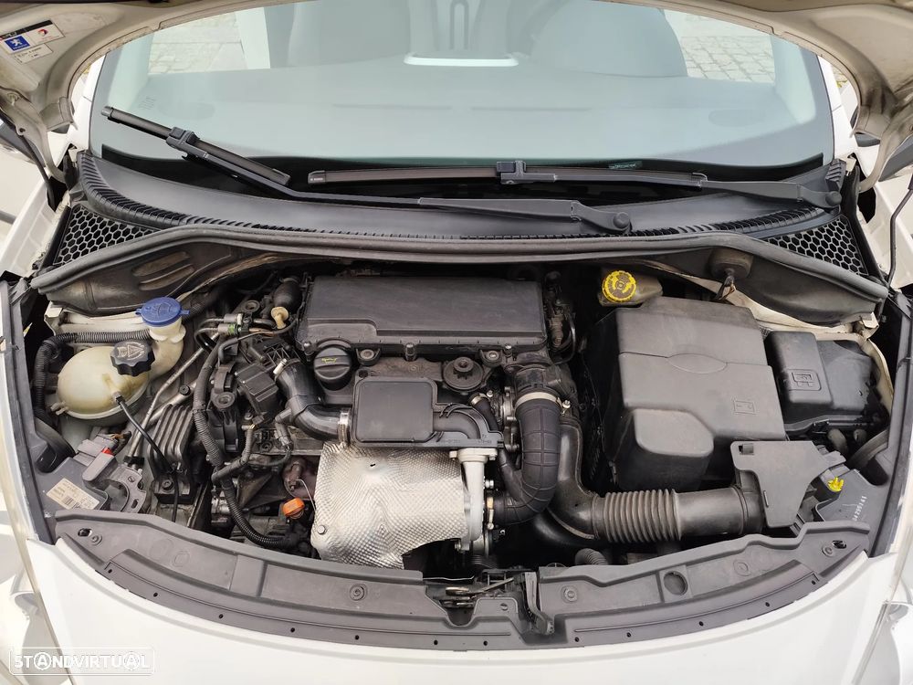 Peugeot 207 1.4 HDi Urban - 17