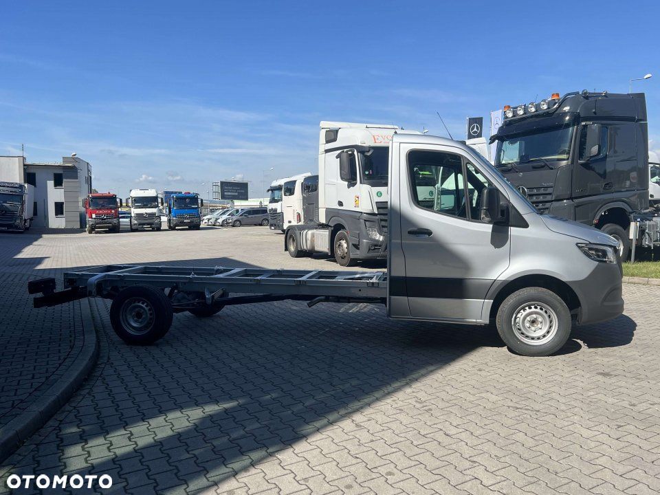 Mercedes-Benz Sprinter - 3