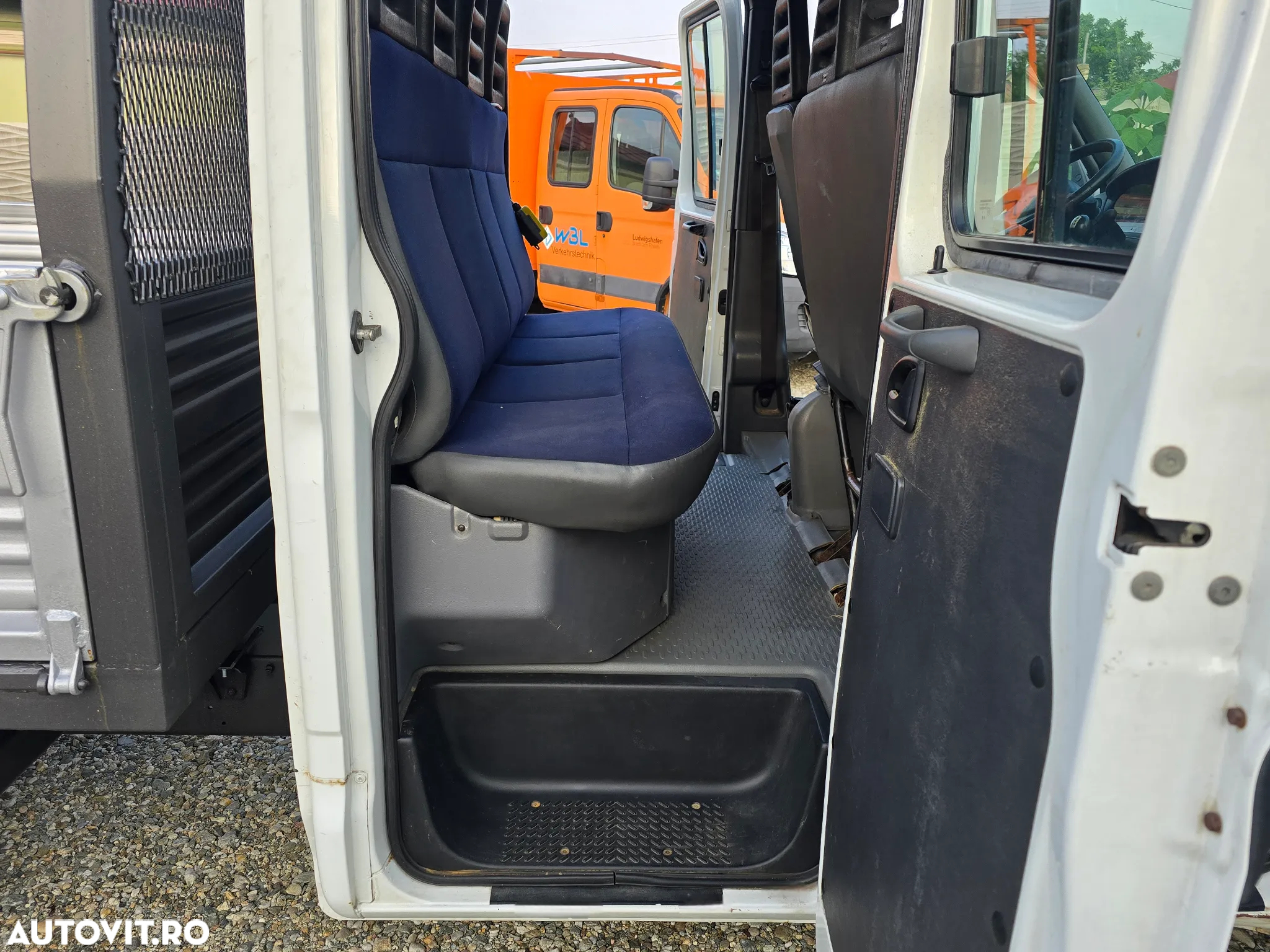 Iveco Daily 65C18 Basculanta 3 parti 3.2m Obloane 50, 7 locuri - 16